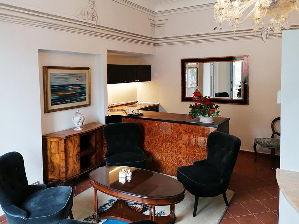 Appartement Domus Almapetra Ai Fori Imperiali *